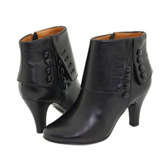 SOFFT CUFFED LOW LEATHER BOOTIE SIZE 6.5 BLACK BUTTON ACCENTS HEELED BOOT - Picture 1 of 11
